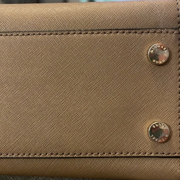 Authentic Michael Kors Leather Handbag in Tan- Size Medium - Picture 16 of 16